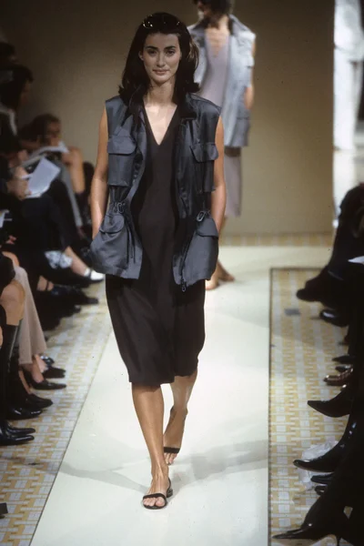 Look 18